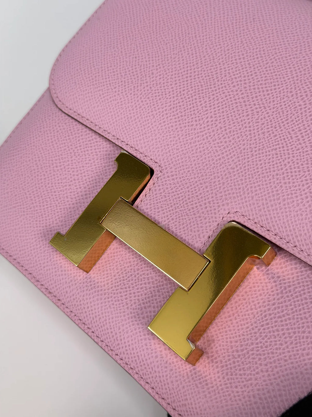 HERMÈS CONSTANCE 22 IN MAUVE SYLVESTER EPSOM LEATHER WITH GOLD HARDWARE