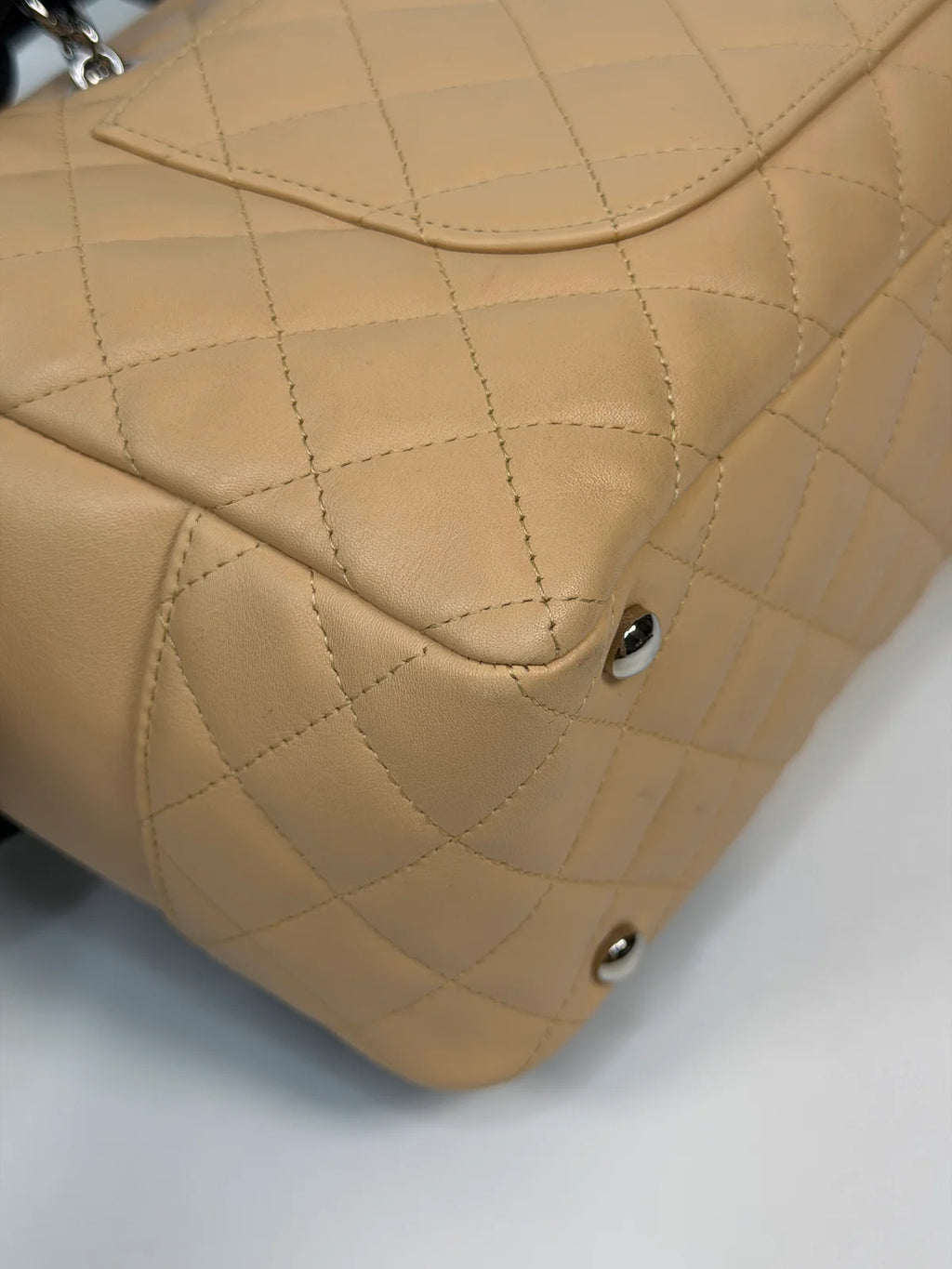 CHANEL CAMBON BOWLING BAG IN BEIGE / BLACK LAMBSKIN LEATHER WITH SILVER HARDWARE