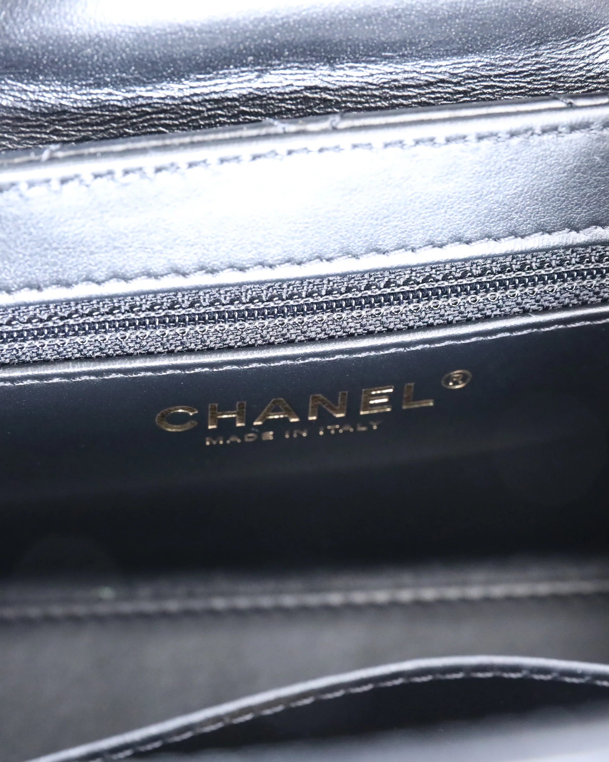 Chanel Kelly Bag Shiny Aged Calfskin & Gold-Tone Metal in Black Medium size