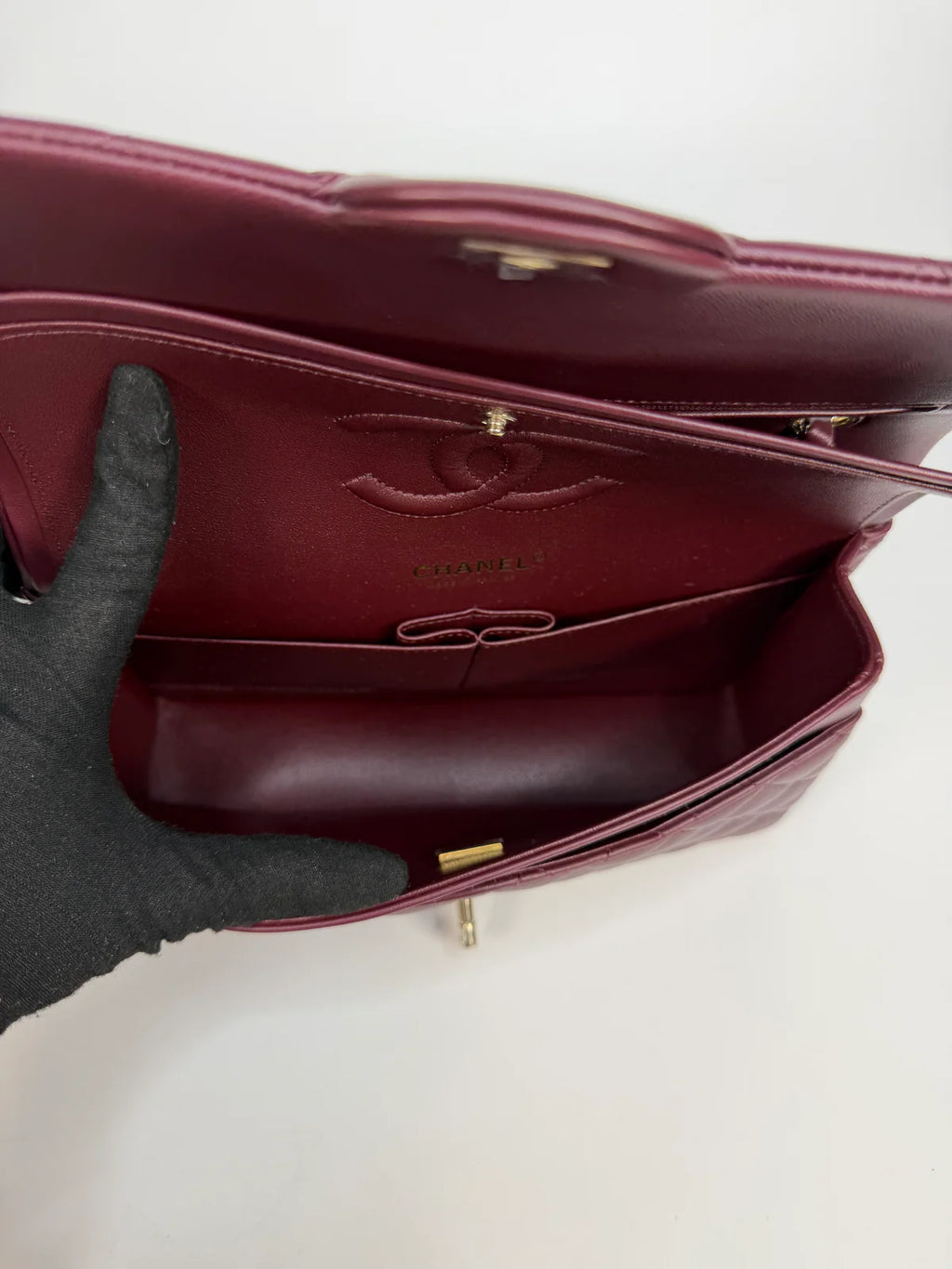 CHANEL MEDIUM CLASSIC DOUBLE FLAP BURGUNDY LAMBSKIN LEATHER WITH PALE GOLD HARDWARE