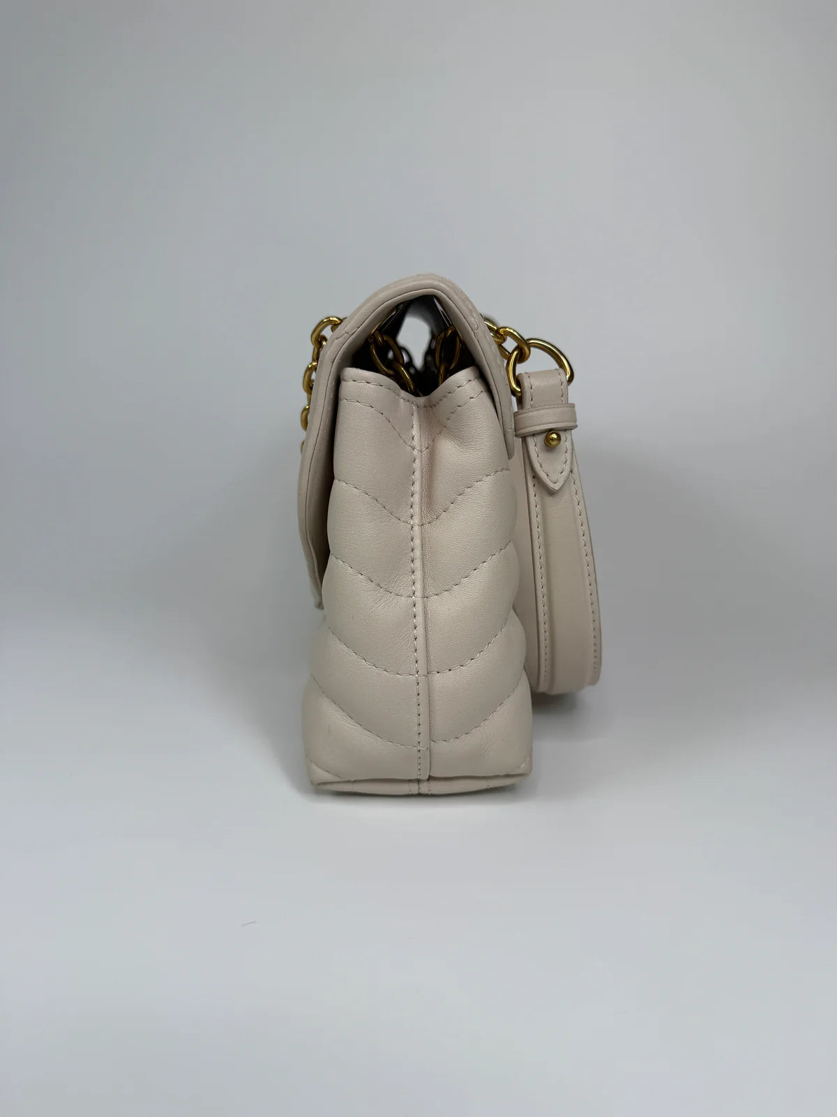 LOUIS VUITTON NEW WAVE CHAIN SHOULDER BAG IN IVORY CALF LEATHER WITH GOLD HARDWARE