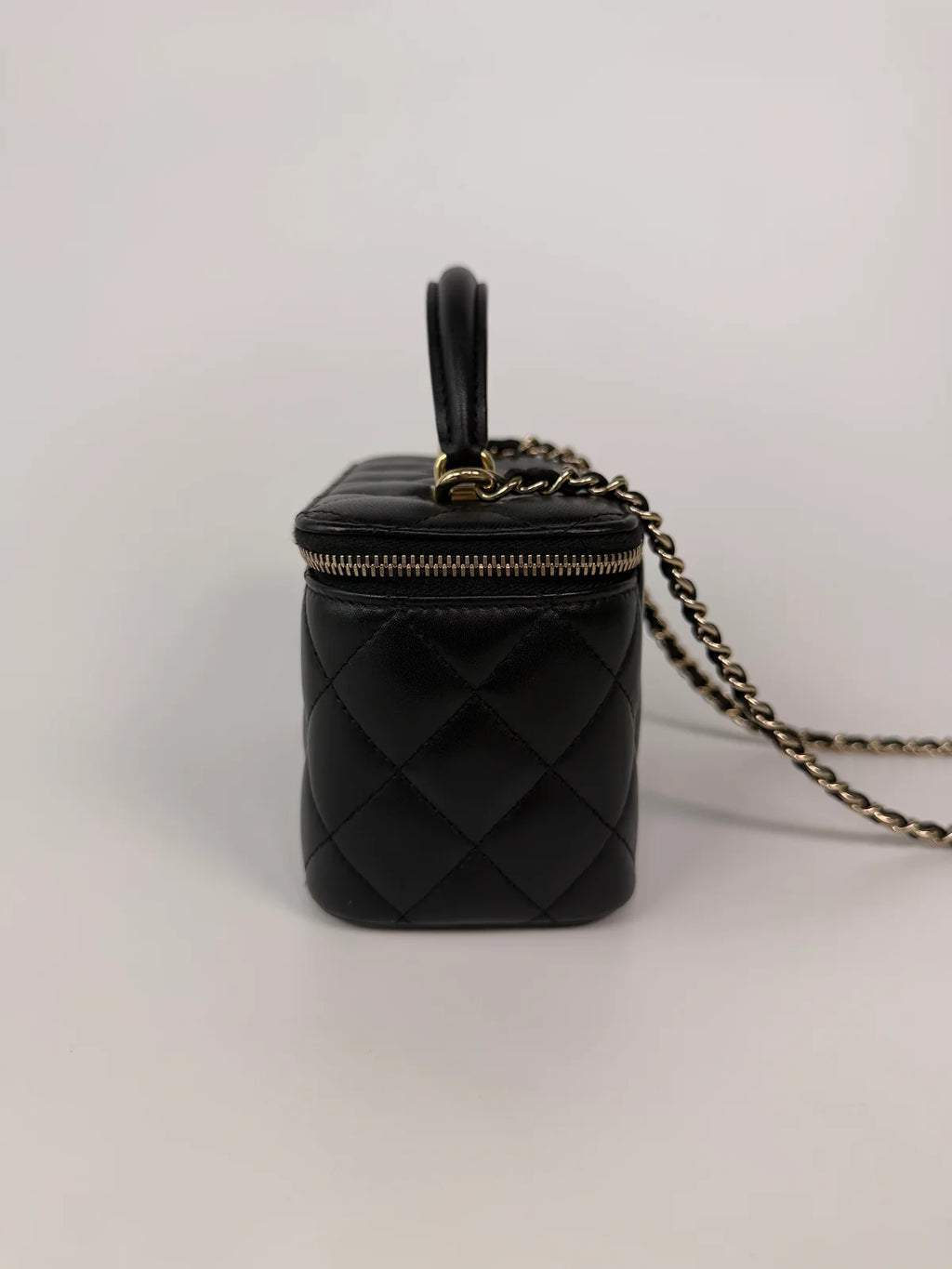 CHANEL VANITY TOP HANDLE IN BLACK LAMBSKIN WITH PALE GOLD HARDWARE