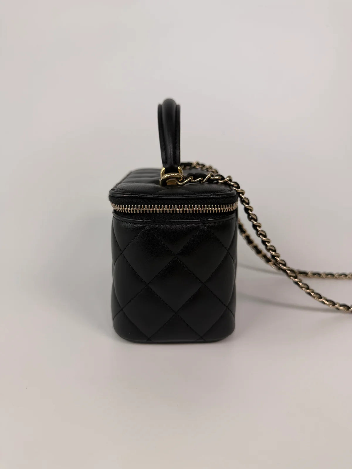 CHANEL VANITY TOP HANDLE IN BLACK LAMBSKIN WITH PALE GOLD HARDWARE