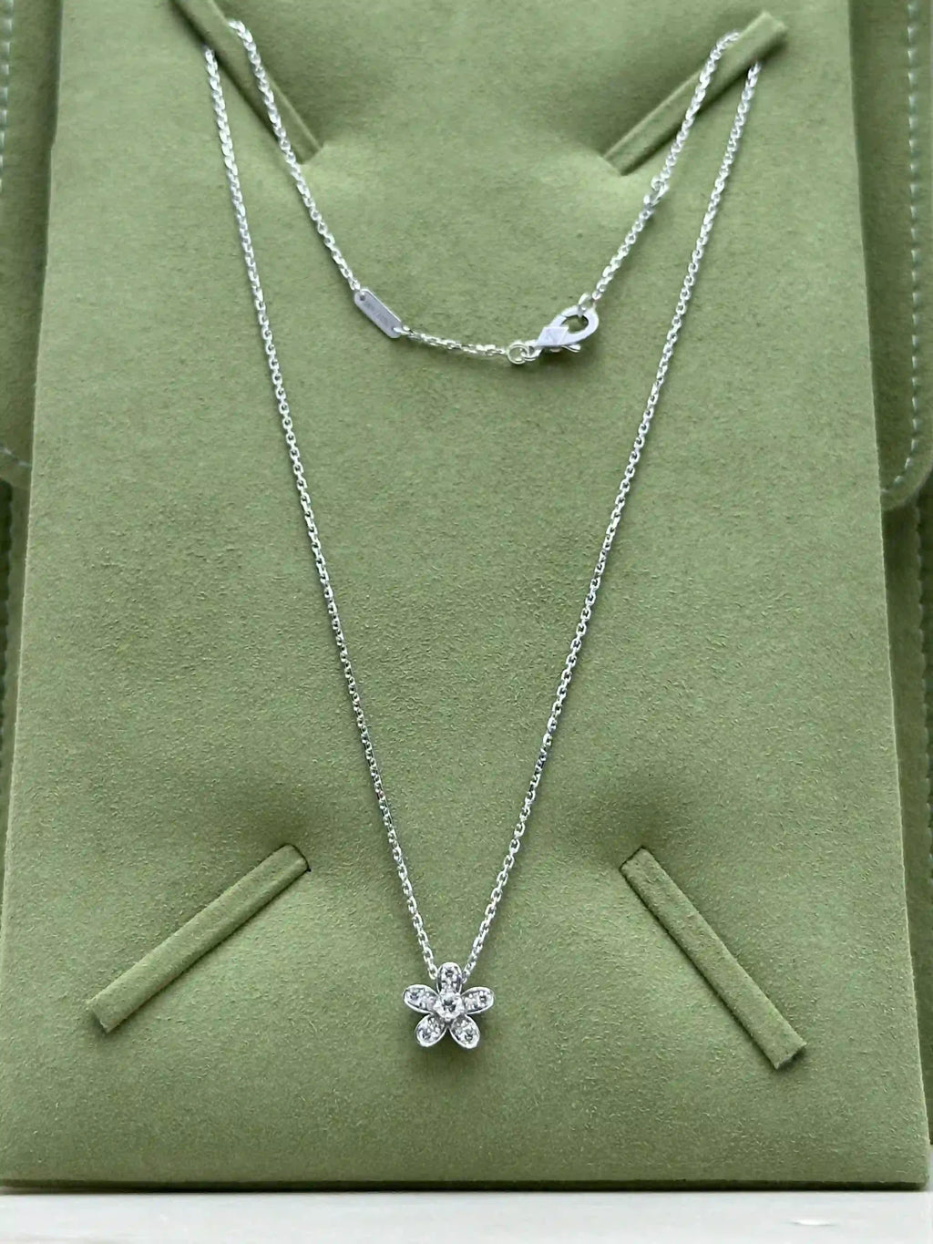 Van cleef and Arpels Socrate Pendant