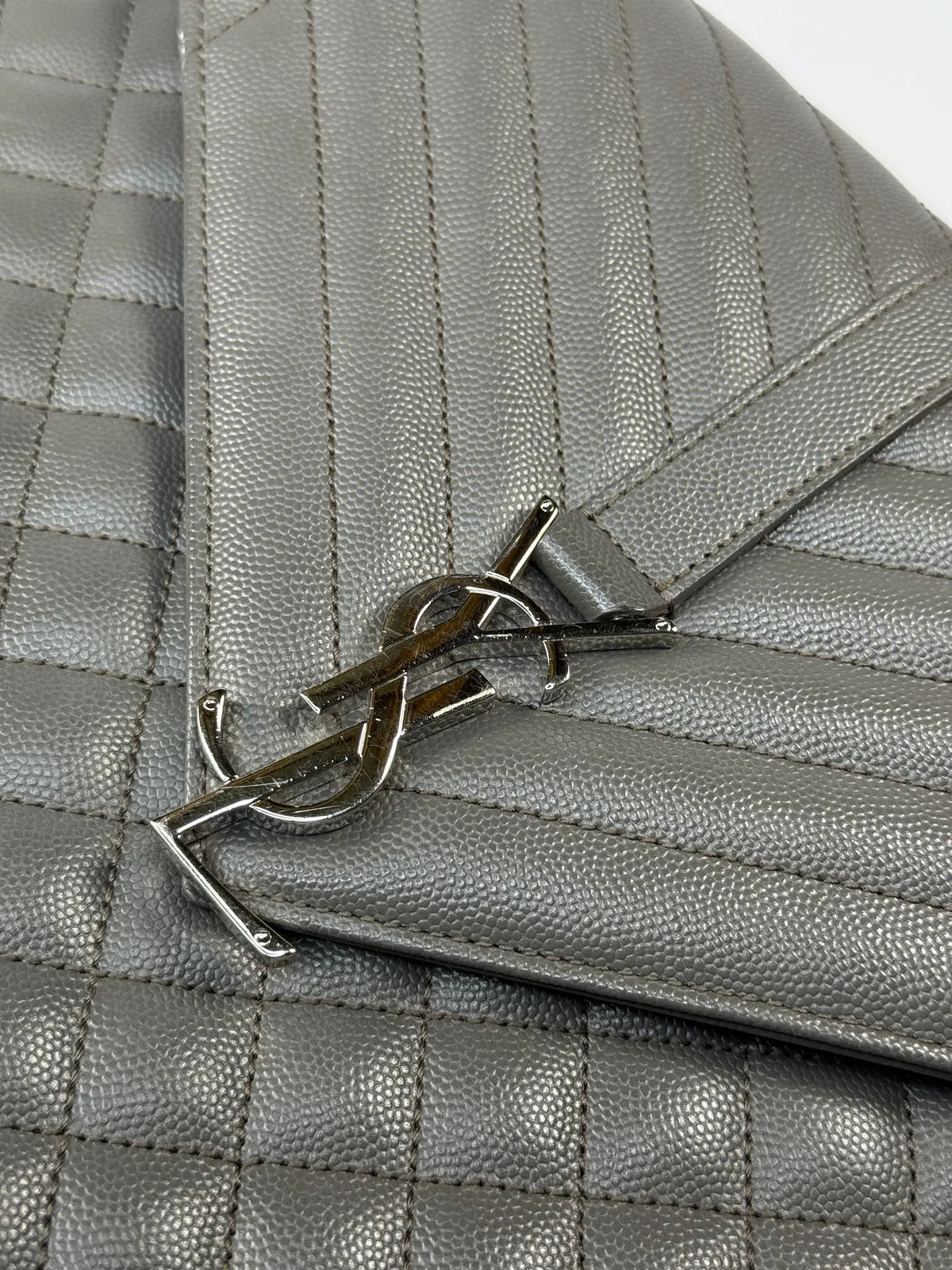 SAINT LAURENT LARGE GREY GRAINED LEATHER ENVELOPE SHOULDER BAG