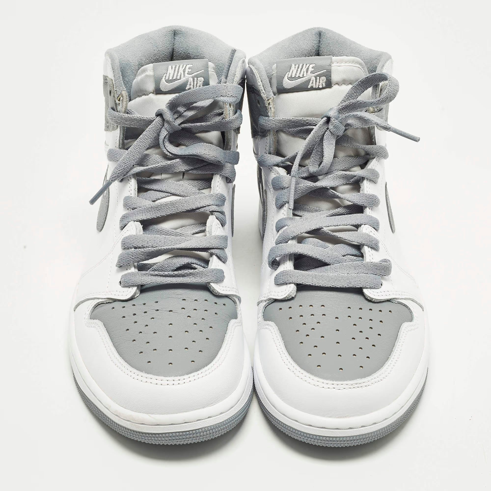 Air Jordans Jordan 1 Retro OG Stealth Size 44.5 White/Grey Leather High Top Sneakers