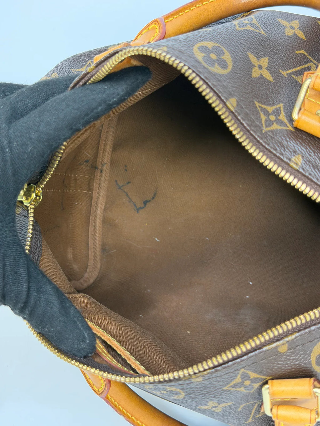LOUIS VUITTON BANDOULIÈRE SPEEDY 30 IN MONOGRAM WITH GOLD HARDWARE