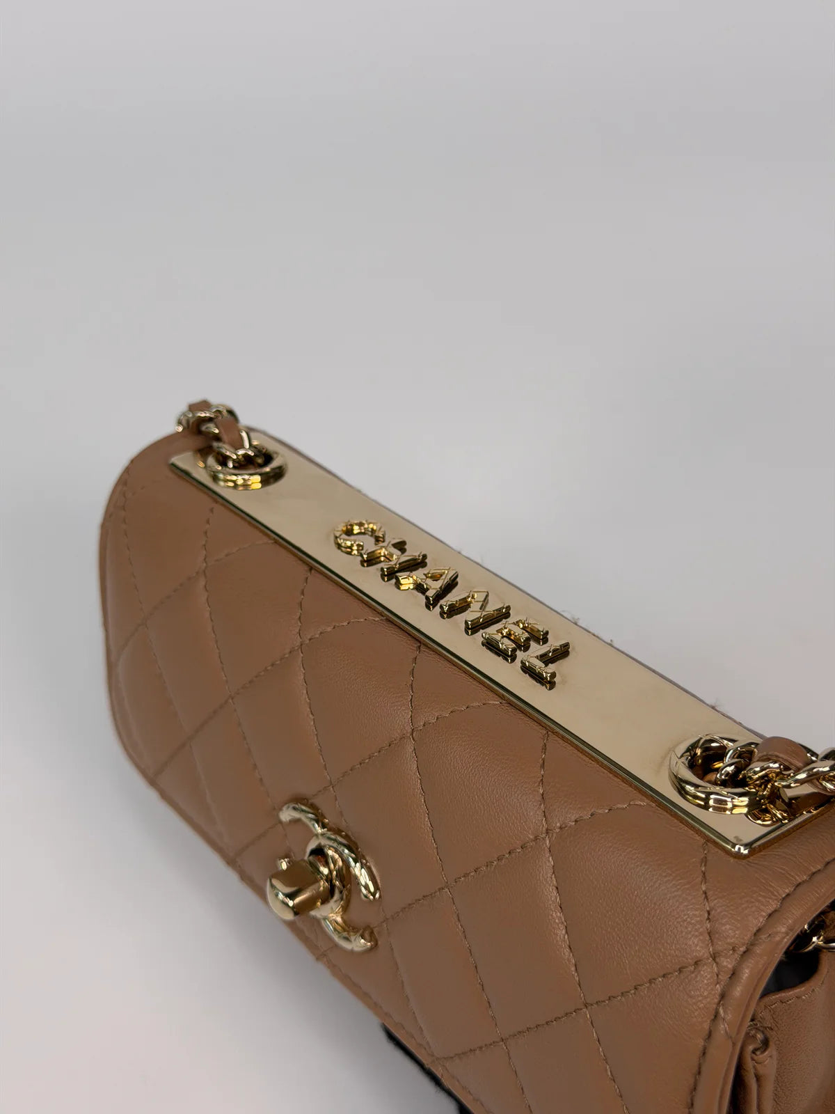 CHANEL TRENDY WALLET ON CHAIN IN BEIGE LAMBSKIN WITH GOLD HARDWARE