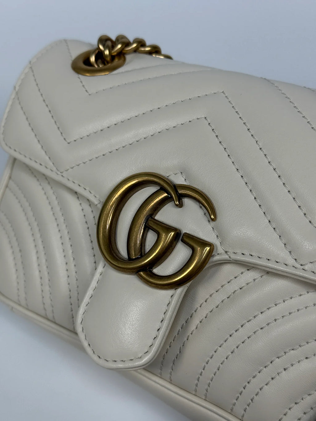 GUCCI GG SMALL MARMONT MATELASSE SHOULDER BAG