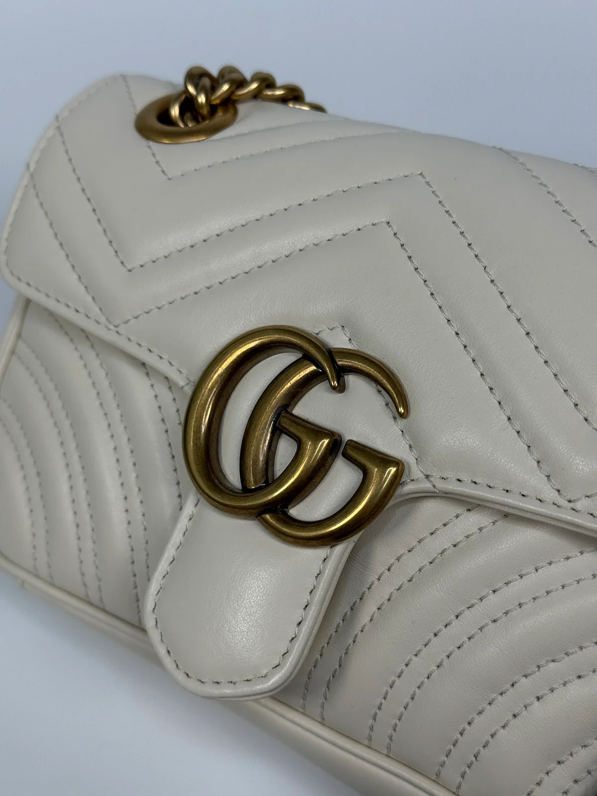 GUCCI GG SMALL MARMONT MATELASSE SHOULDER BAG