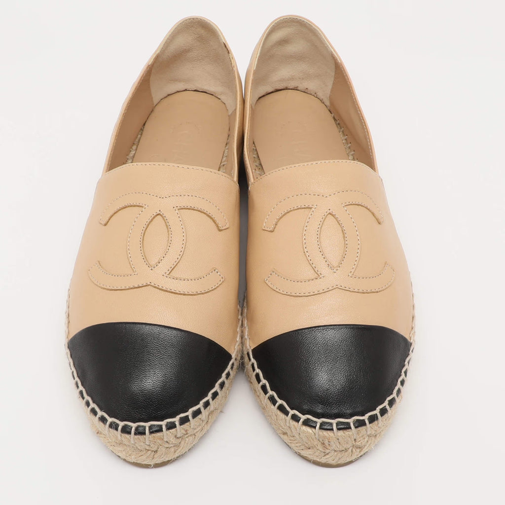 Chanel CC Cap Toe Size 38 Beige/Black Leather Espadrille Flats