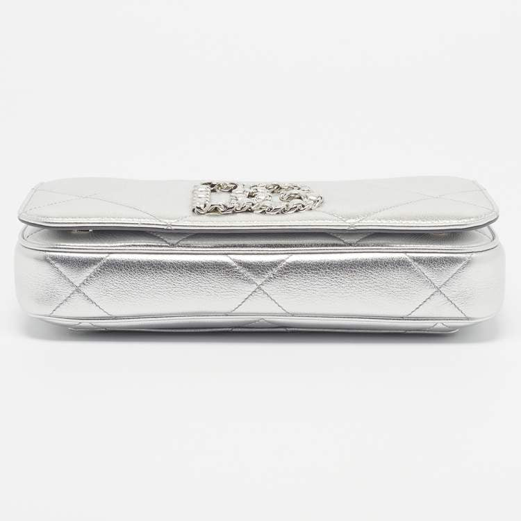Dolce & Gabbana DG Logo Chain Silver Quilted Leather Shoulder Bag