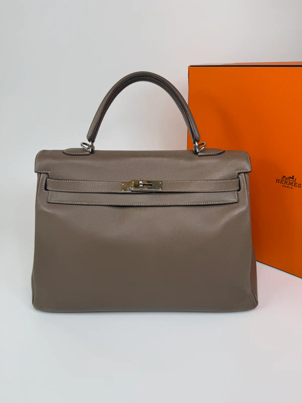 HERMÈS KELLY 32 IN ETOUPE SWIFT LEATHER WITH PALLADIUM HARDWARE