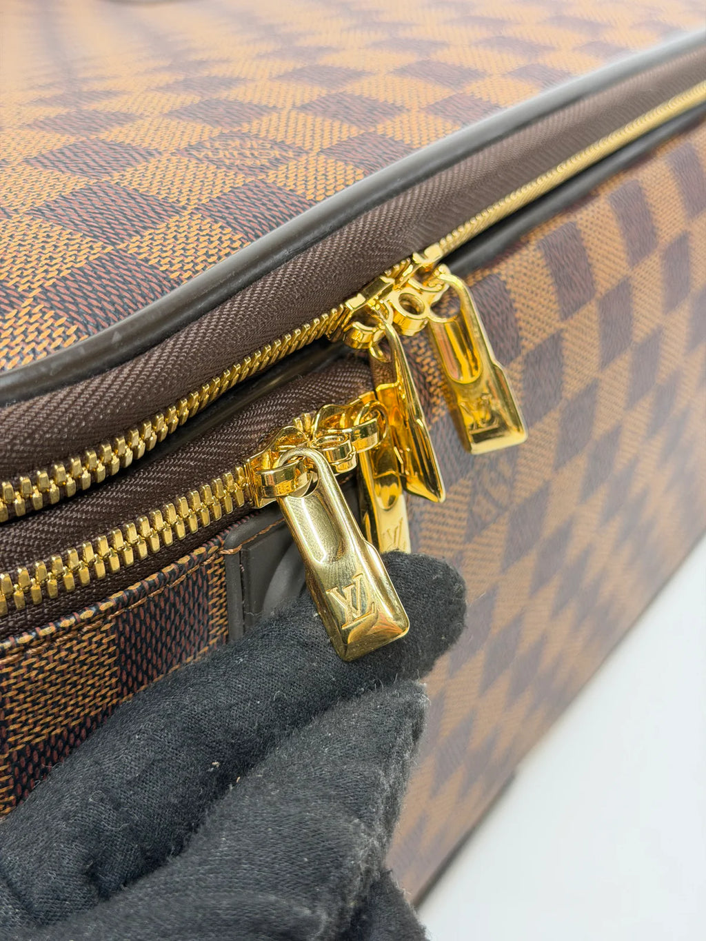 LOUIS VUITTON PÉGASE SUITCASE IN DAMIER EBENE WITH GOLD HARDWARE