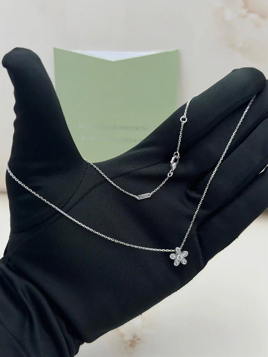 Van cleef and Arpels Socrate Pendant