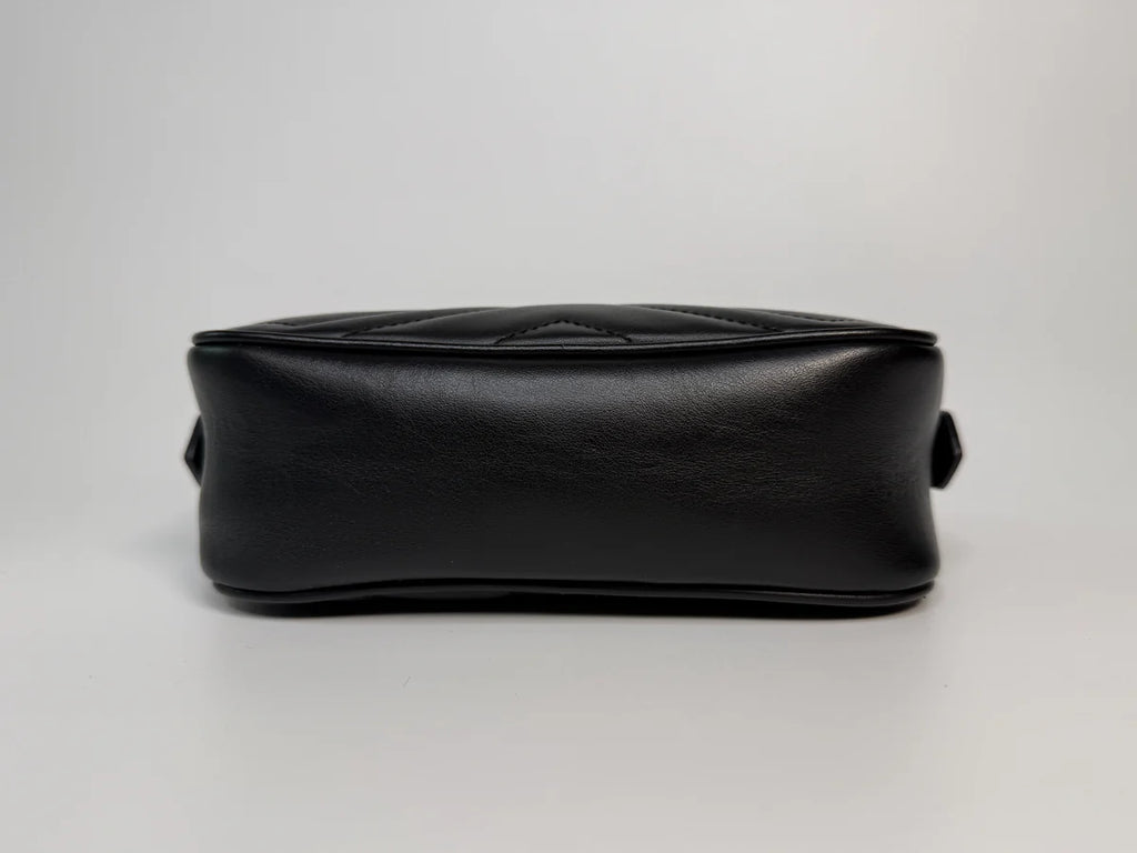GUCCI SMALL MARMONT CAMERA BAG IN BLACK LEATHER WITH GOLD HARDWARE