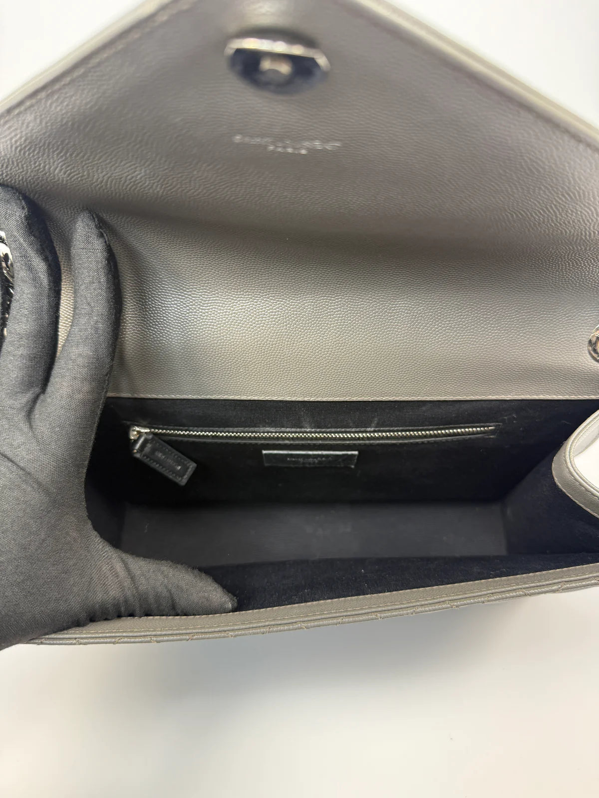SAINT LAURENT LARGE GREY GRAINED LEATHER ENVELOPE SHOULDER BAG