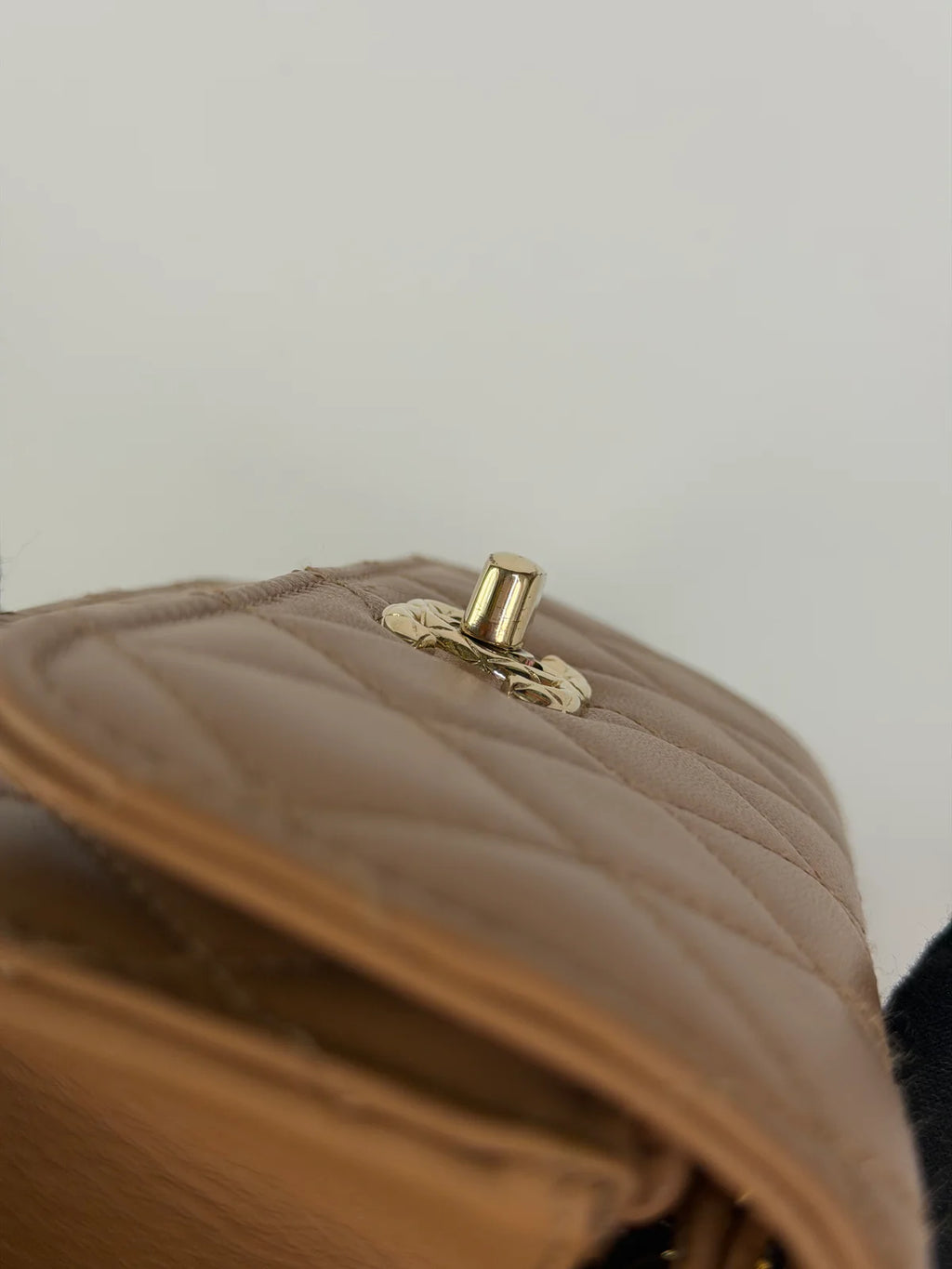 CHANEL TRENDY WALLET ON CHAIN IN BEIGE LAMBSKIN WITH GOLD HARDWARE