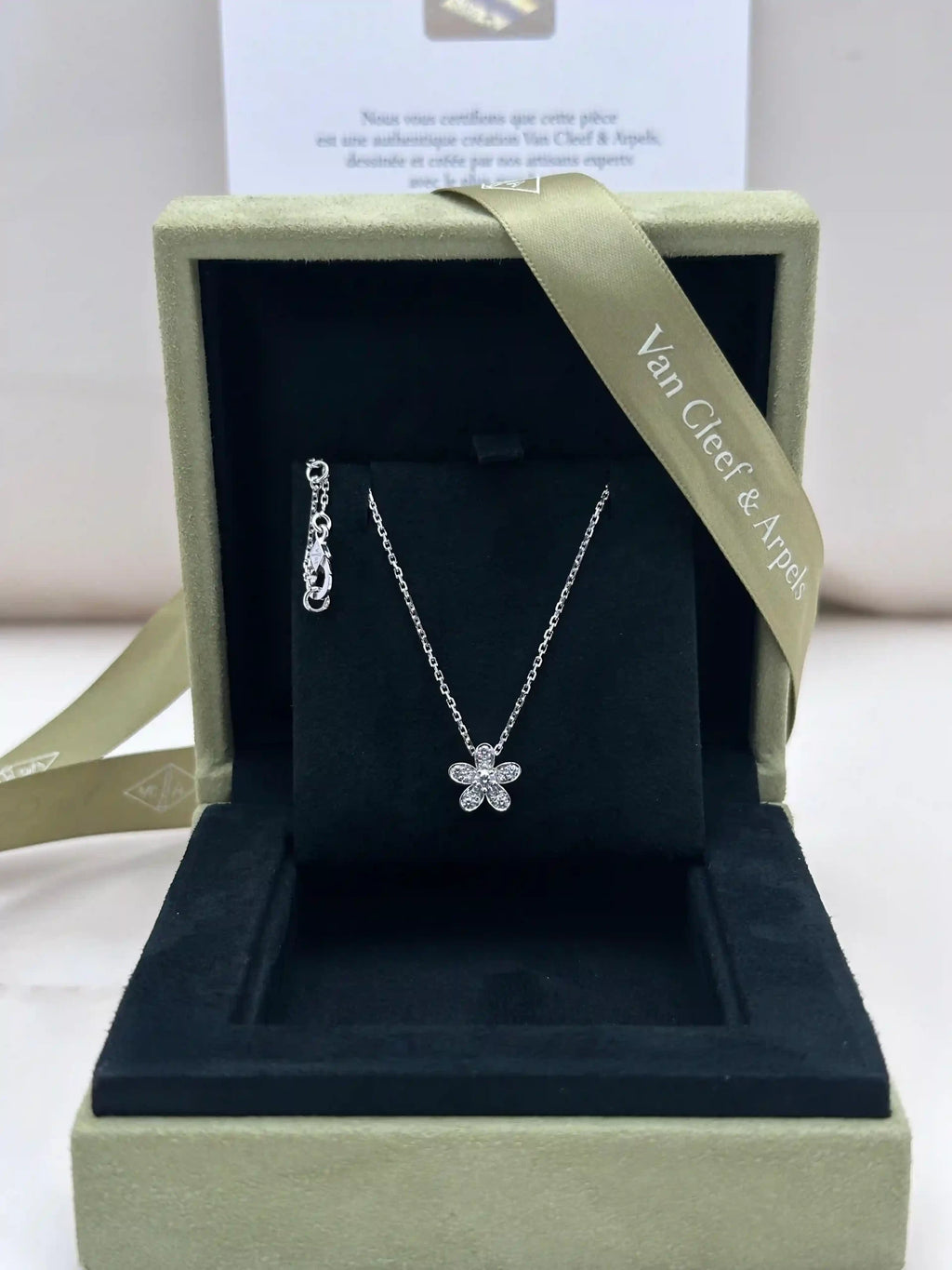 Van cleef and Arpels Socrate Pendant