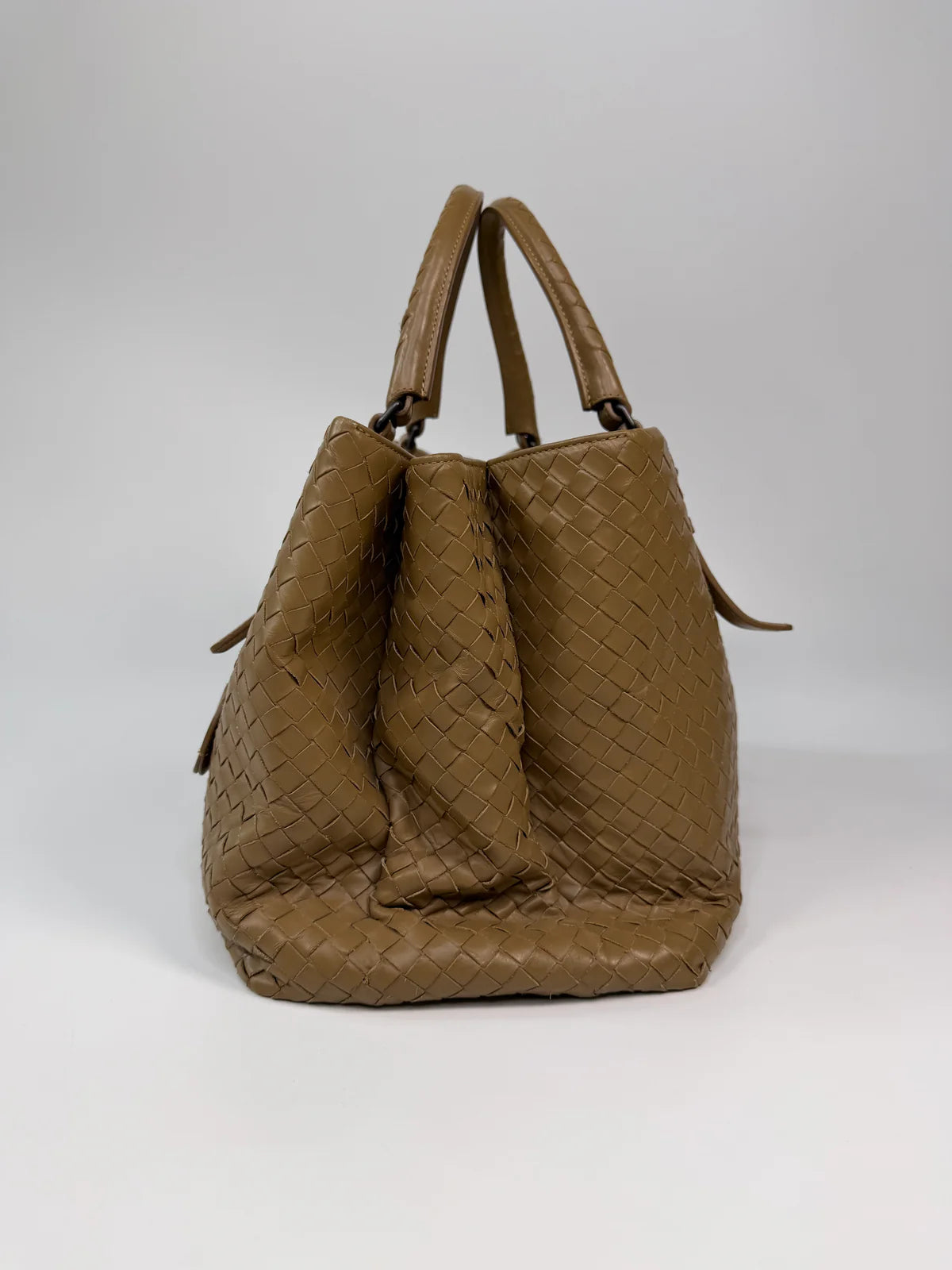 BOTTEGA VENETA MEDIUM ROMA TOTE BEIGE LEATHER GUNMETAL HARDWARE