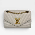 LOUIS VUITTON NEW WAVE CHAIN SHOULDER BAG IN IVORY CALF LEATHER WITH GOLD HARDWARE