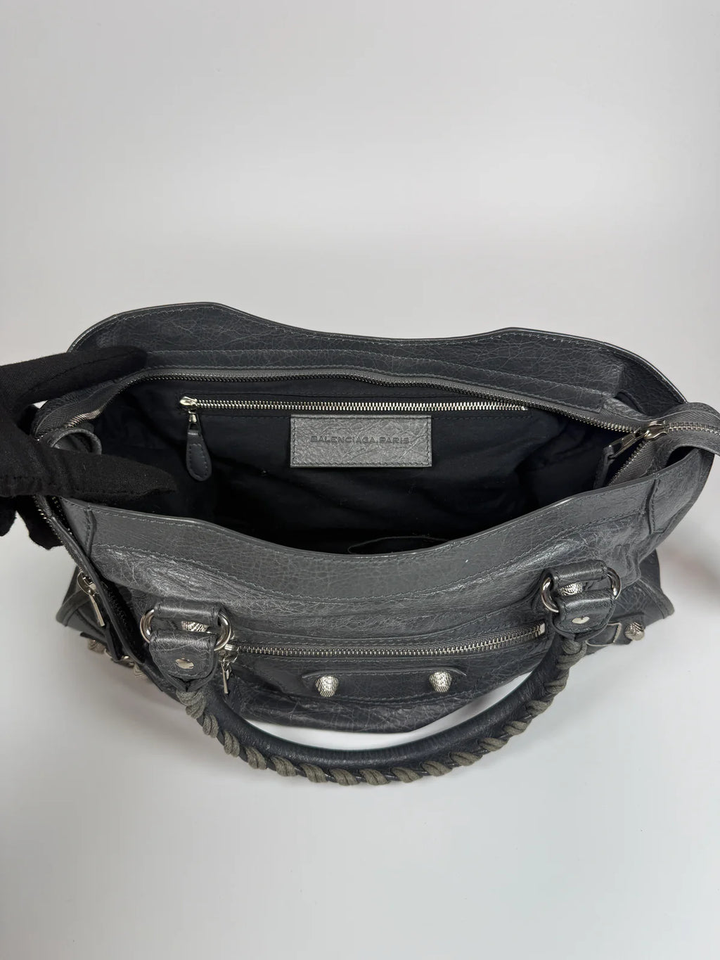 BALENCIAGA MEDIUM LE CITY BAG IN GREY LEATHER WITH SILVER HARDWARE