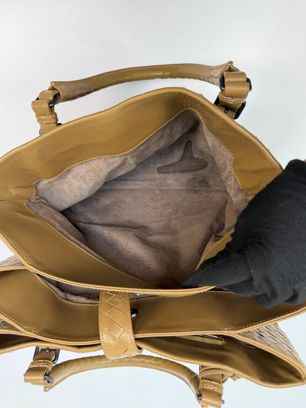 BOTTEGA VENETA MEDIUM ROMA TOTE BEIGE LEATHER GUNMETAL HARDWARE