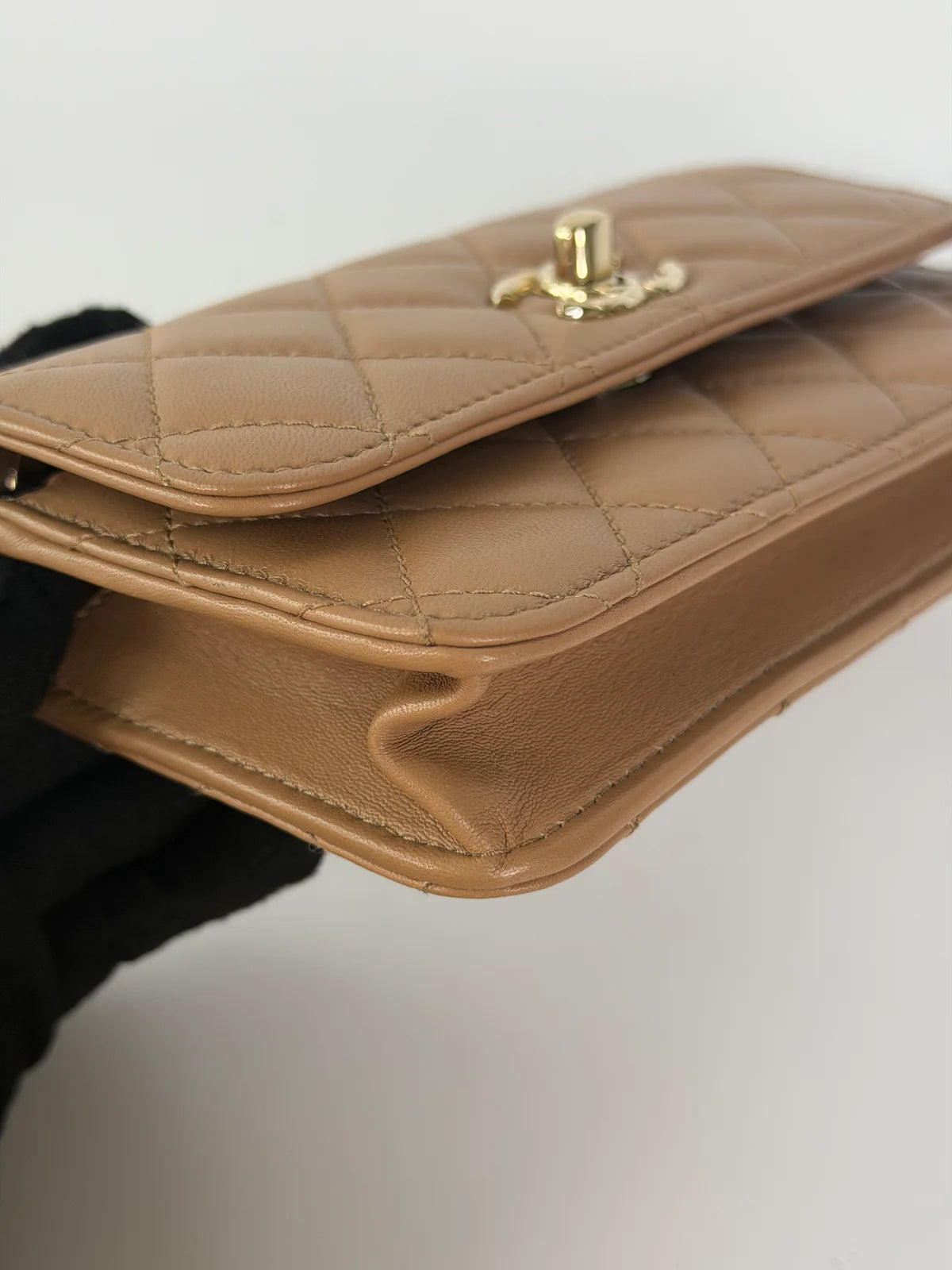CHANEL TRENDY WALLET ON CHAIN IN BEIGE LAMBSKIN WITH GOLD HARDWARE