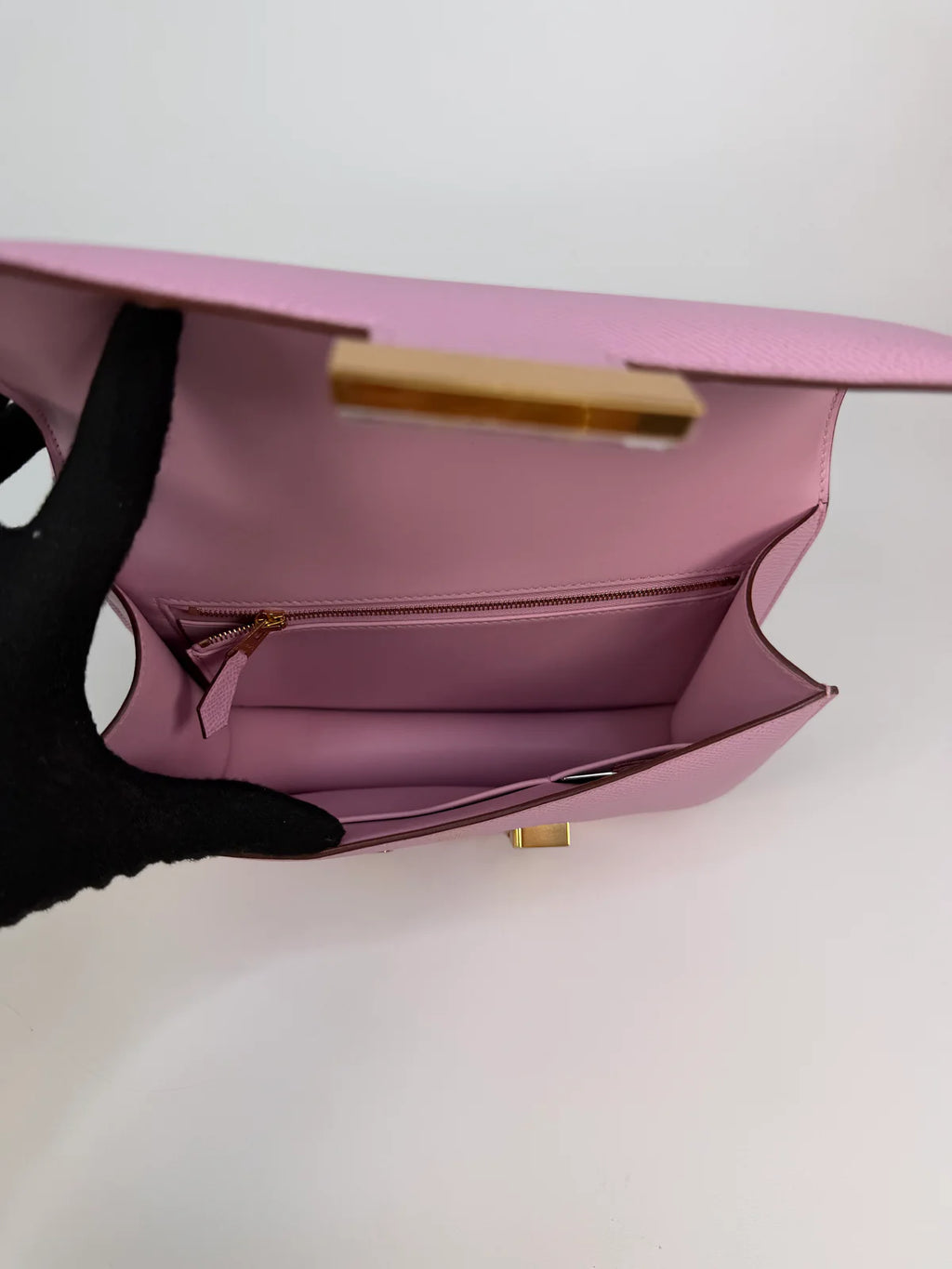 HERMÈS CONSTANCE 22 IN MAUVE SYLVESTER EPSOM LEATHER WITH GOLD HARDWARE