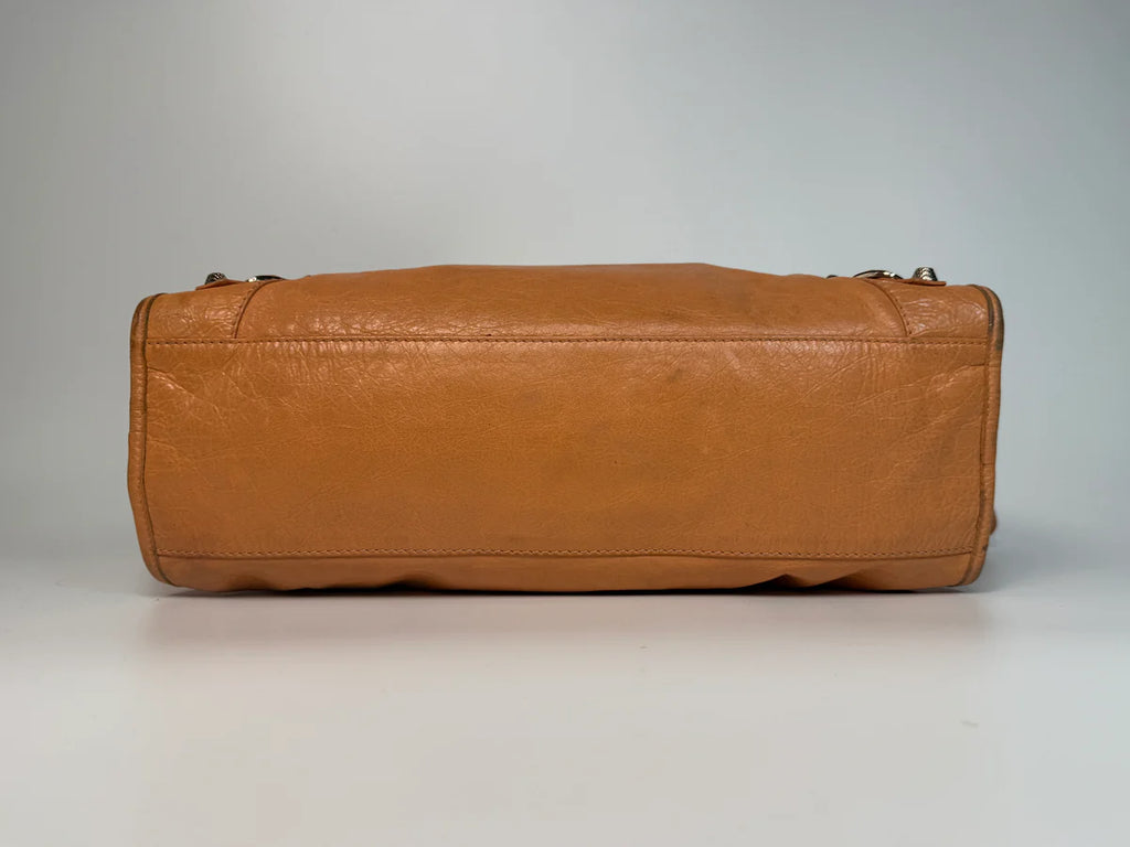BALENCIAGA MEDIUM LE CITY BAG IN PEACH LEATHER WITH GOLD HARDWARE