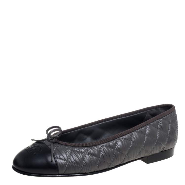 Chanel Grey/Black Quilted Leather Bow CC Cap Toe Ballet Flats Size 38.5