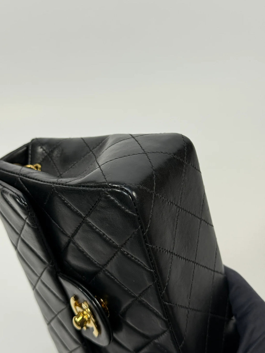 CHANEL BLACK SQUARE VINTAGE FLAP BAG IN LAMBSKIN WITH GOLD HARDWARE