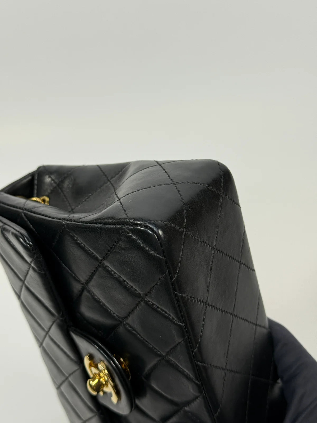 CHANEL BLACK SQUARE VINTAGE FLAP BAG IN LAMBSKIN WITH GOLD HARDWARE