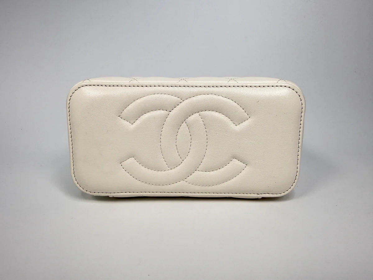 CHANEL QUILTED PEARL CRUSH MINI VANITY IN WHITE LAMBSKIN LEATHER WITH AGED GOLD HARDWARE