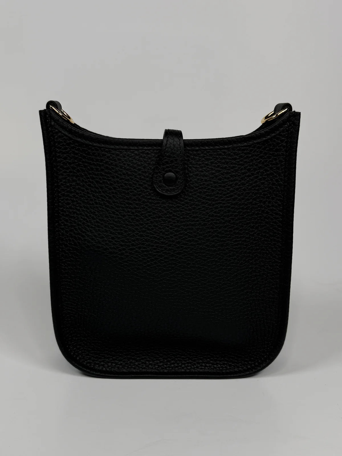 HERMÈS EVELYNE TPM BLACK CLEMENCE LEATHER GOLD HARDWARE