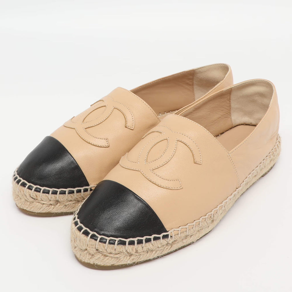 Chanel CC Cap Toe Size 38 Beige/Black Leather Espadrille Flats