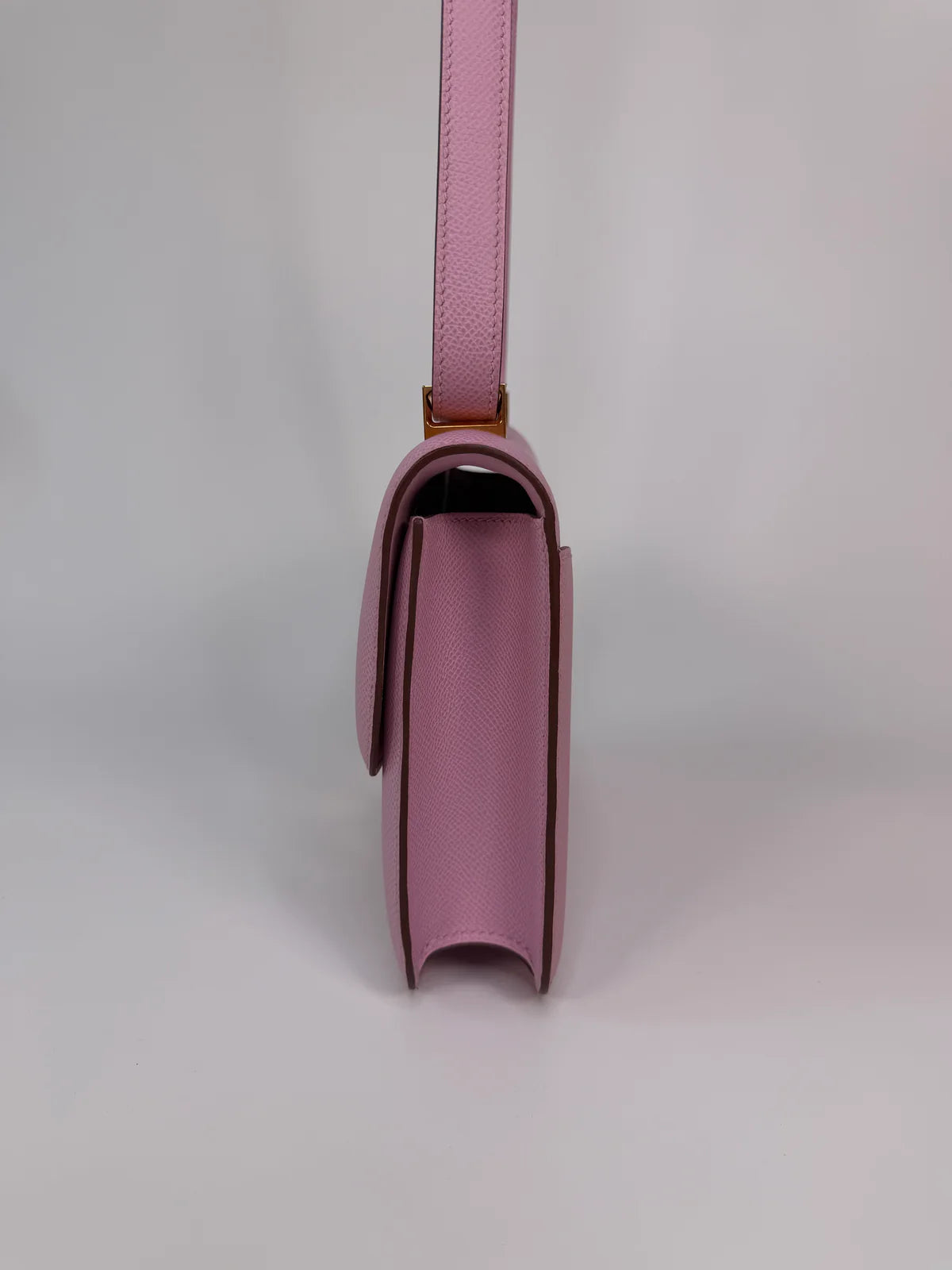 HERMÈS CONSTANCE 22 IN MAUVE SYLVESTER EPSOM LEATHER WITH GOLD HARDWARE