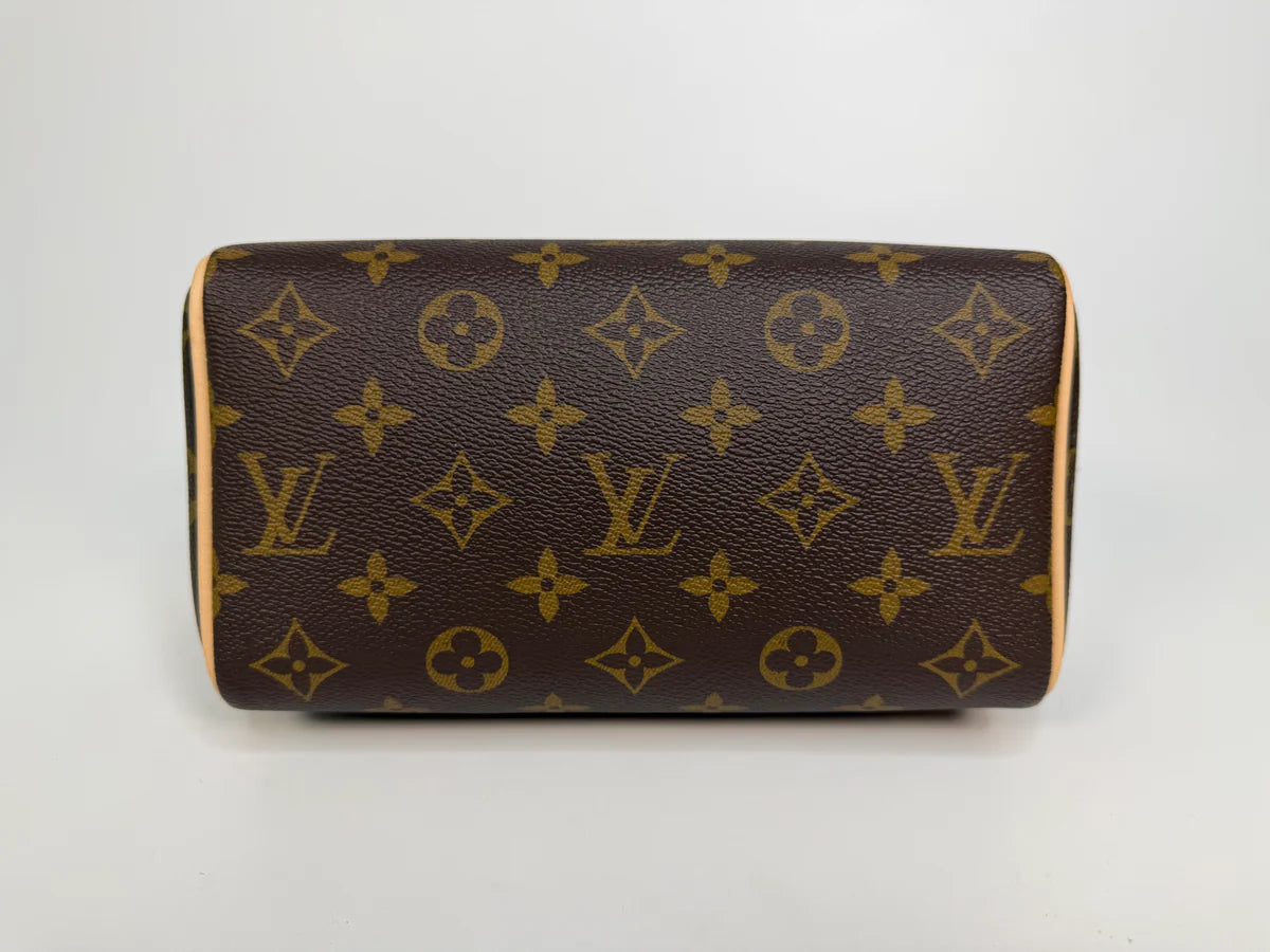 LOUIS VUITTON SPEEDY 20 IN MONOGRAM CANVAS WITH GOLD HARDWARE